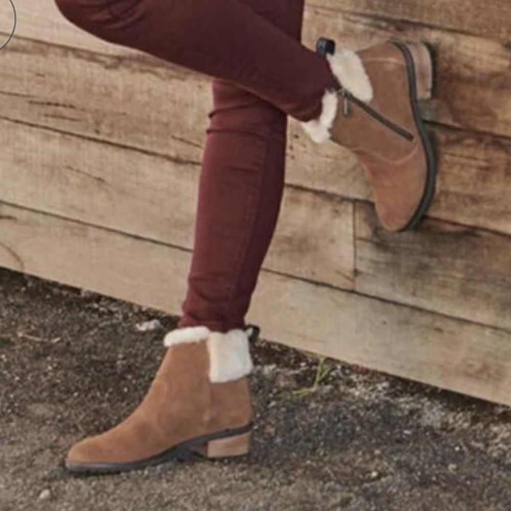 Emumerckwaterproofsheepskin Boots